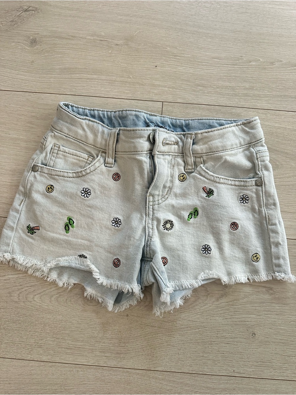 Girl’s Art Class Light Wash Denim Shorts with Multicolor Embroidery